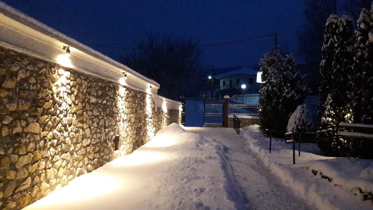 SmallHotel - Vevi Exterior foto